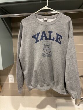 Yale University Lux et Veritas Grey Crewneck Sweatshirt Size XL